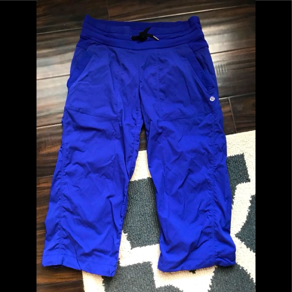Lululemon purple cropped pants size small 4 color is bluish purple.